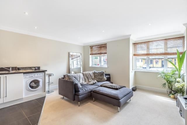 Property photo 3 of 10 Reception