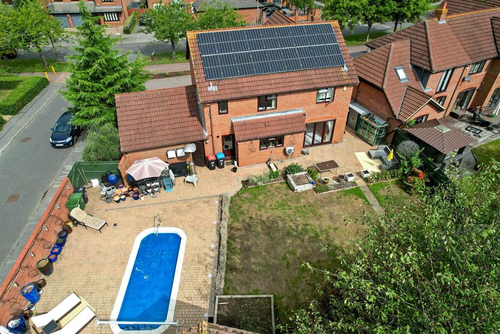 Property photo 3 of 32 A7E87774-4E89-45cd-880A-B3c0E5Ea6A4E.Jpg