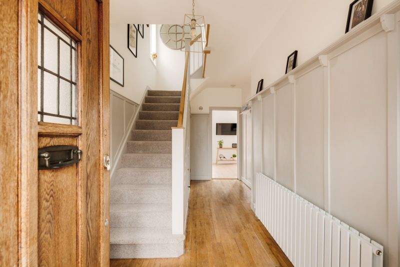 Property photo 3 of 20 Hall