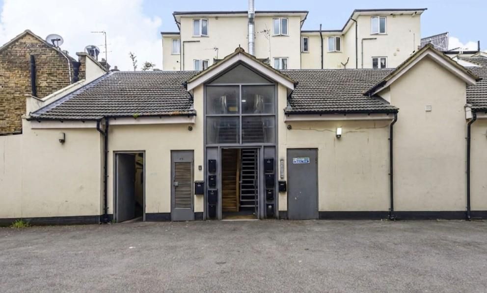 Property photo 1 of 3 External View