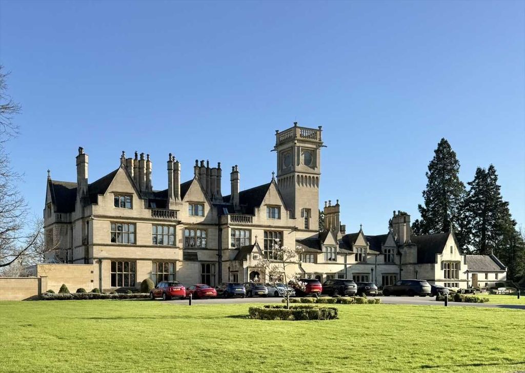 Property photo 2 of 32