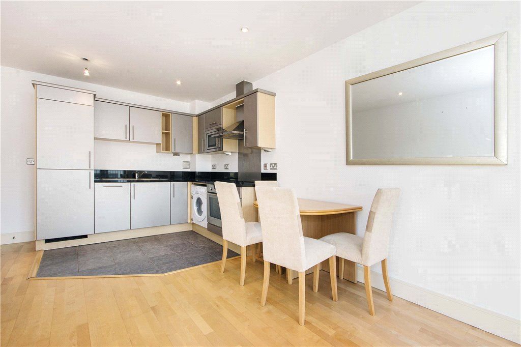 Property photo 3 of 7 Kitchen