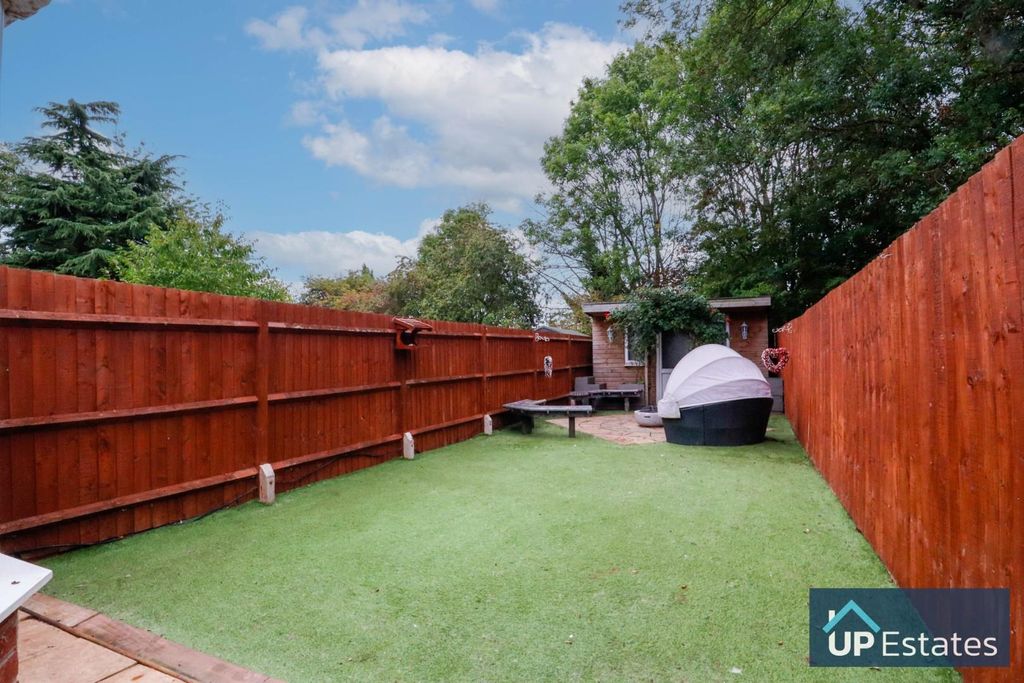 Property photo 2 of 20