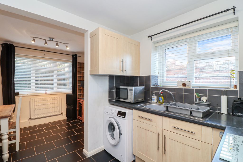 Property photo 3 of 12
