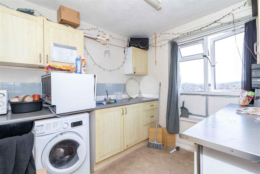 Property photo 3 of 10 Victoria-4.Jpg