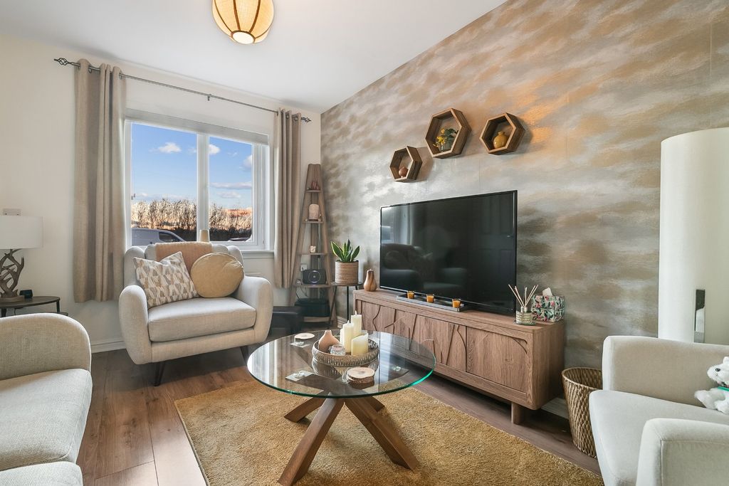 Property photo 2 of 21 Picture No. 11