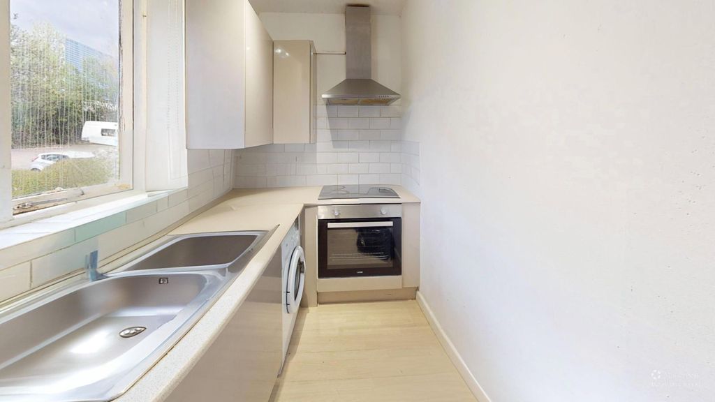 Property photo 3 of 6 Image