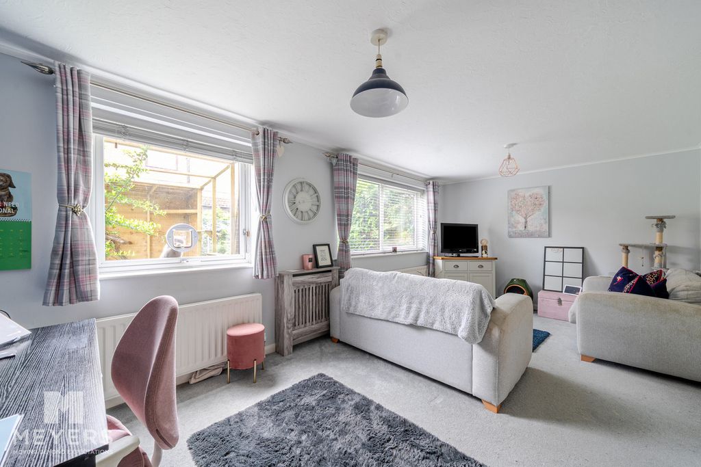 Property photo 3 of 9