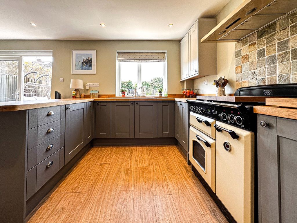 Property photo 3 of 32 5315044