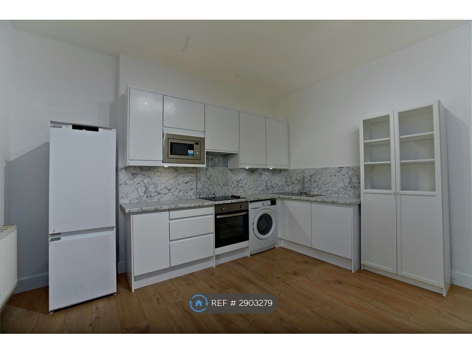 Property photo 3 of 33