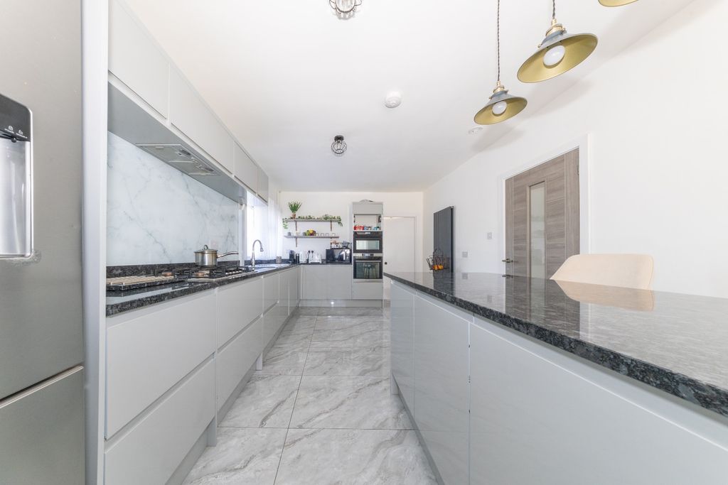 Property photo 3 of 22 5101214