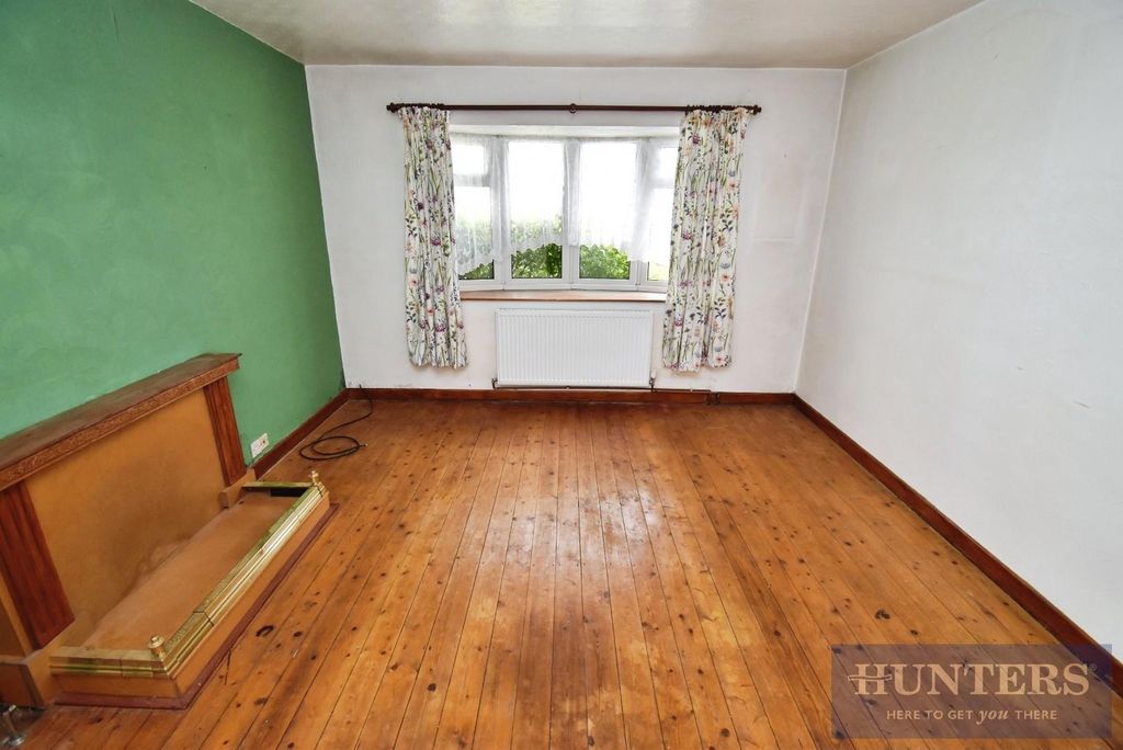 Property photo 2 of 12 Living Room