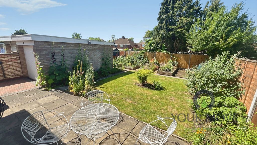 Property photo 3 of 15 Garden