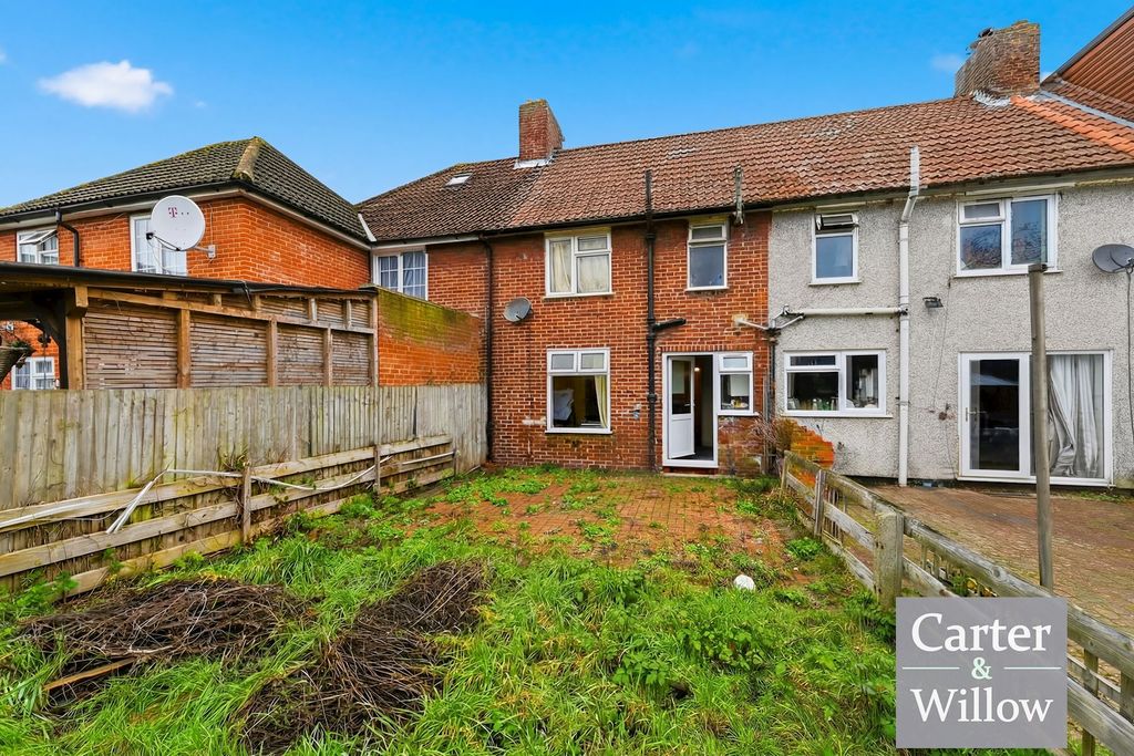 Property photo 2 of 11