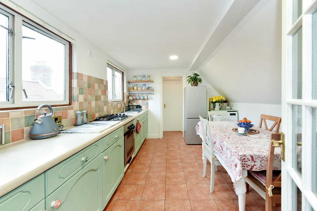 Property photo 3 of 15