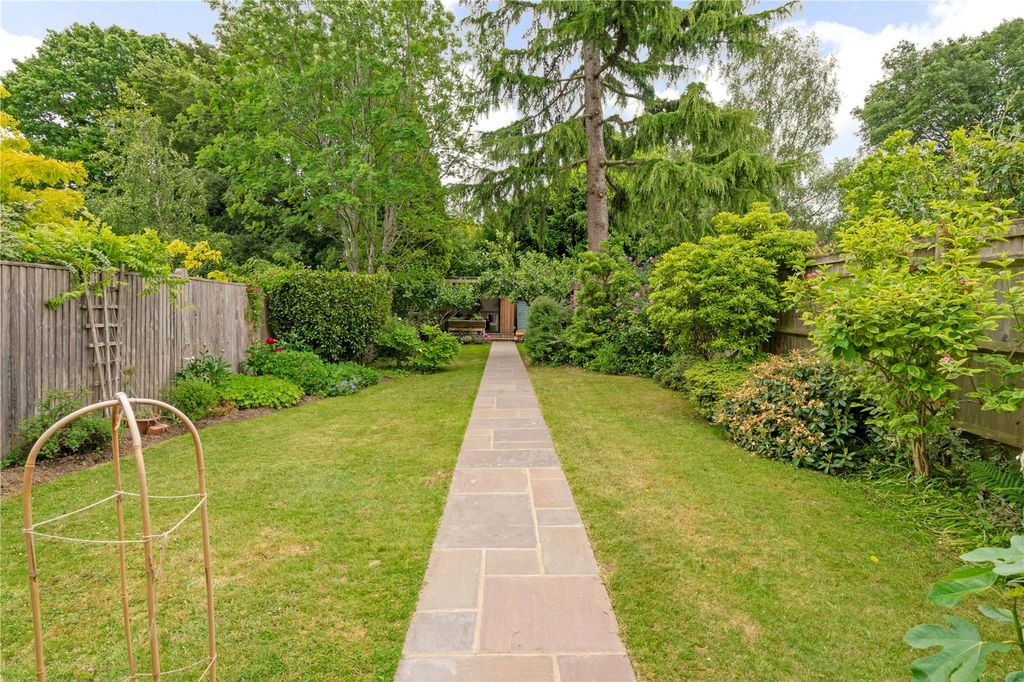 Property photo 2 of 23 Garden