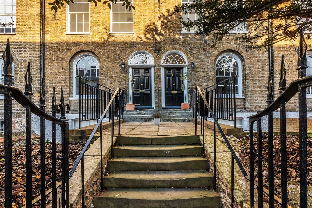 Property photo 2 of 30 Yew-Tree-House-7.Jpg