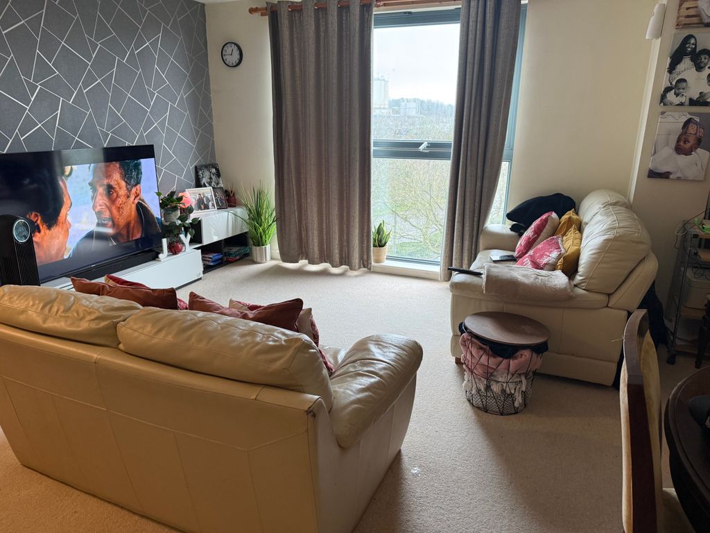 Property photo 2 of 6 Image