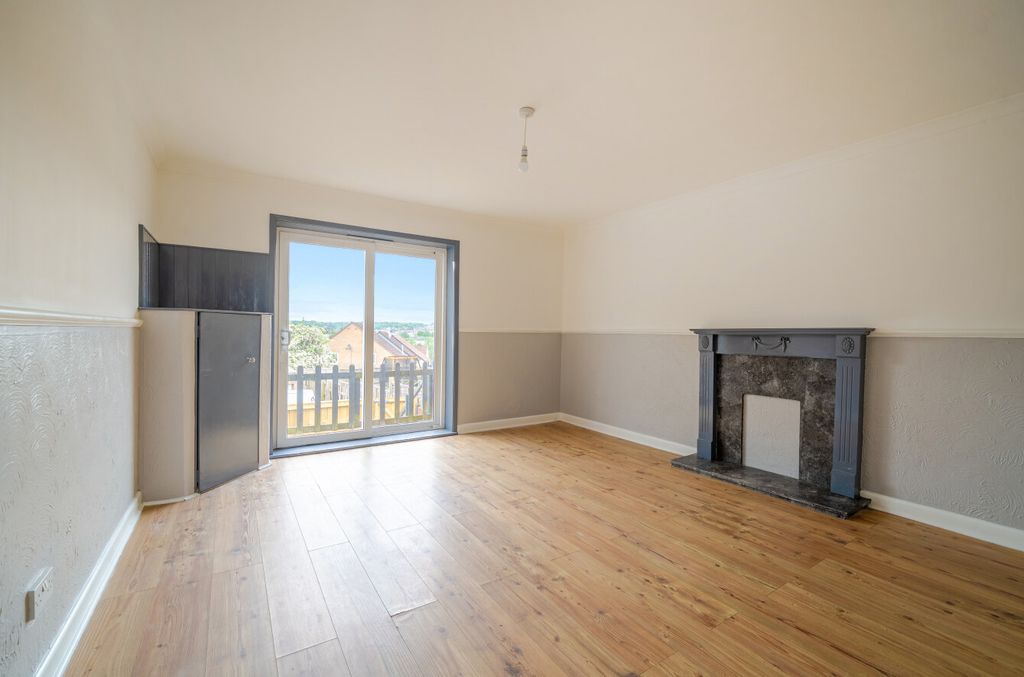 Property photo 2 of 19 1457490-13-6A01c6...