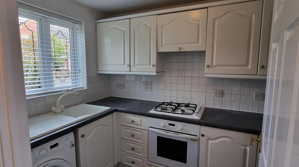 Property photo 2 of 13 Kitchen