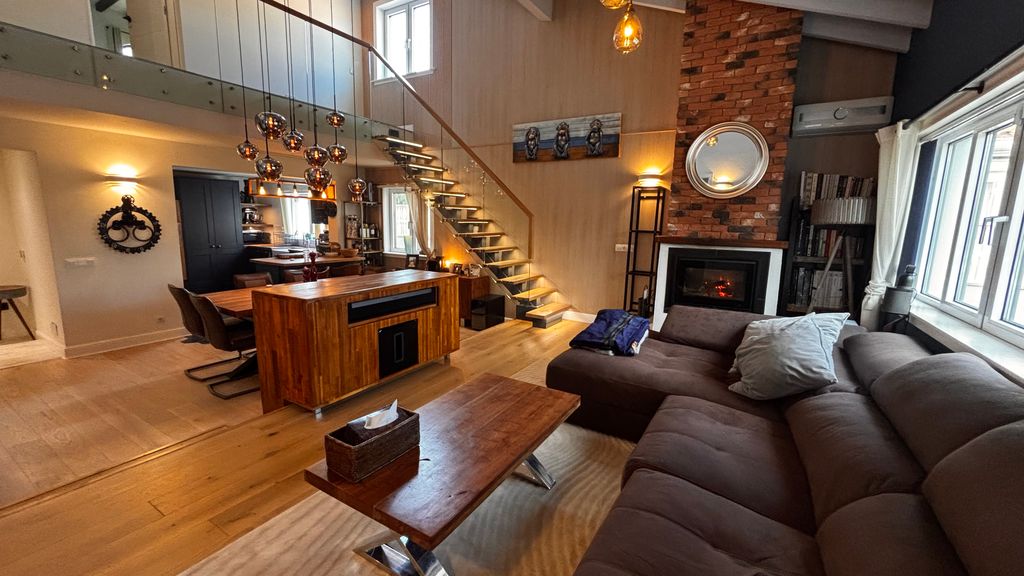 Property photo 2 of 16 0.Jpg