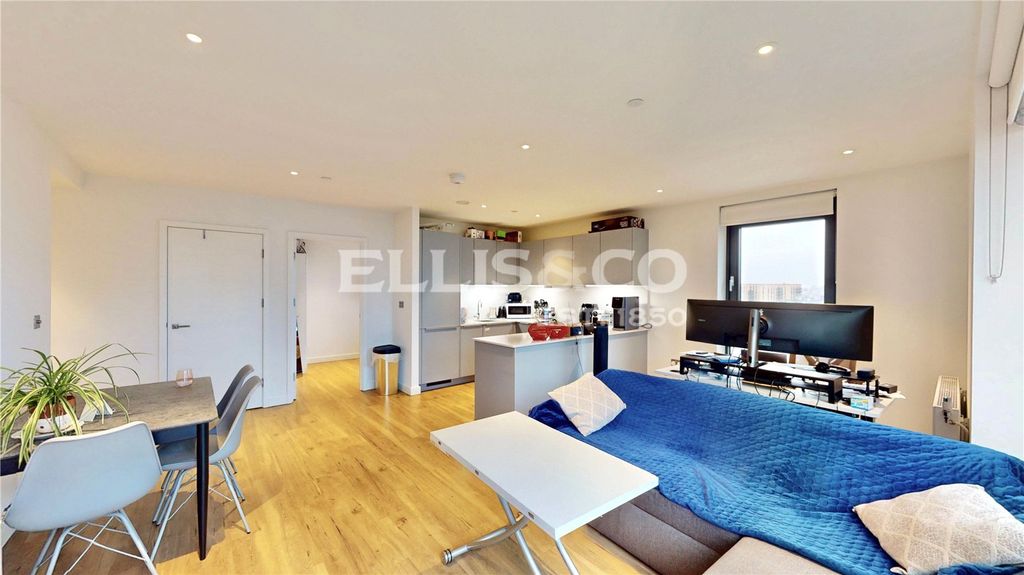 Property photo 3 of 11 Picture No. 15