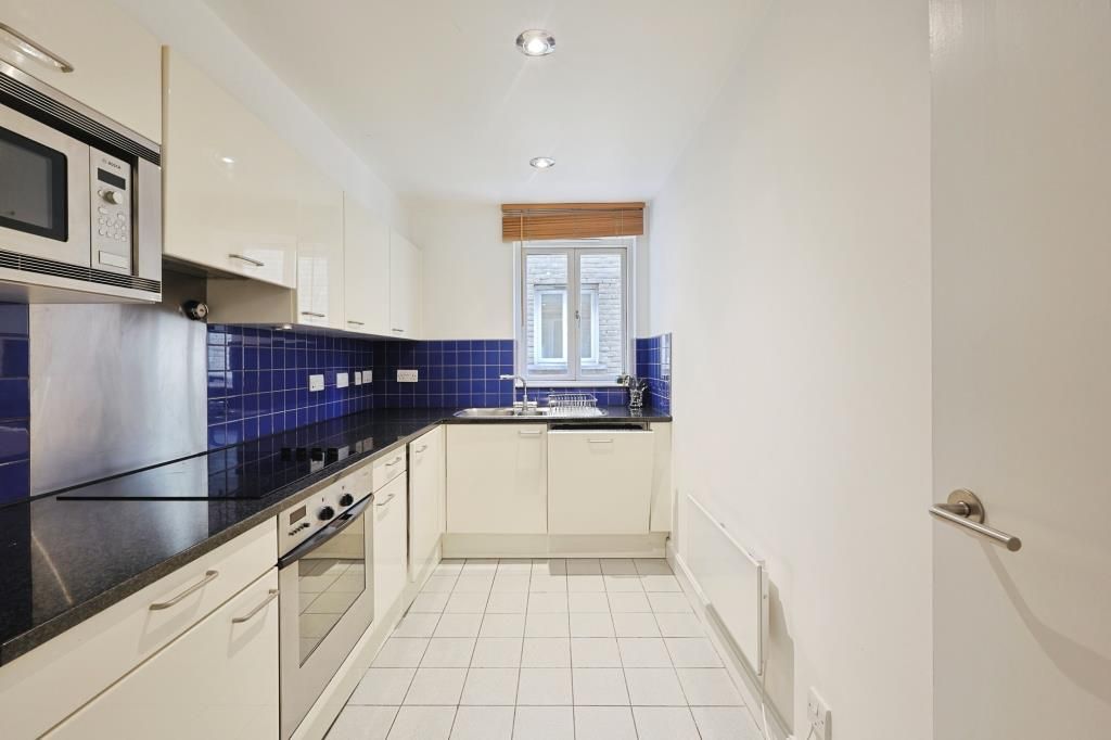 Property photo 2 of 11 Kitchen