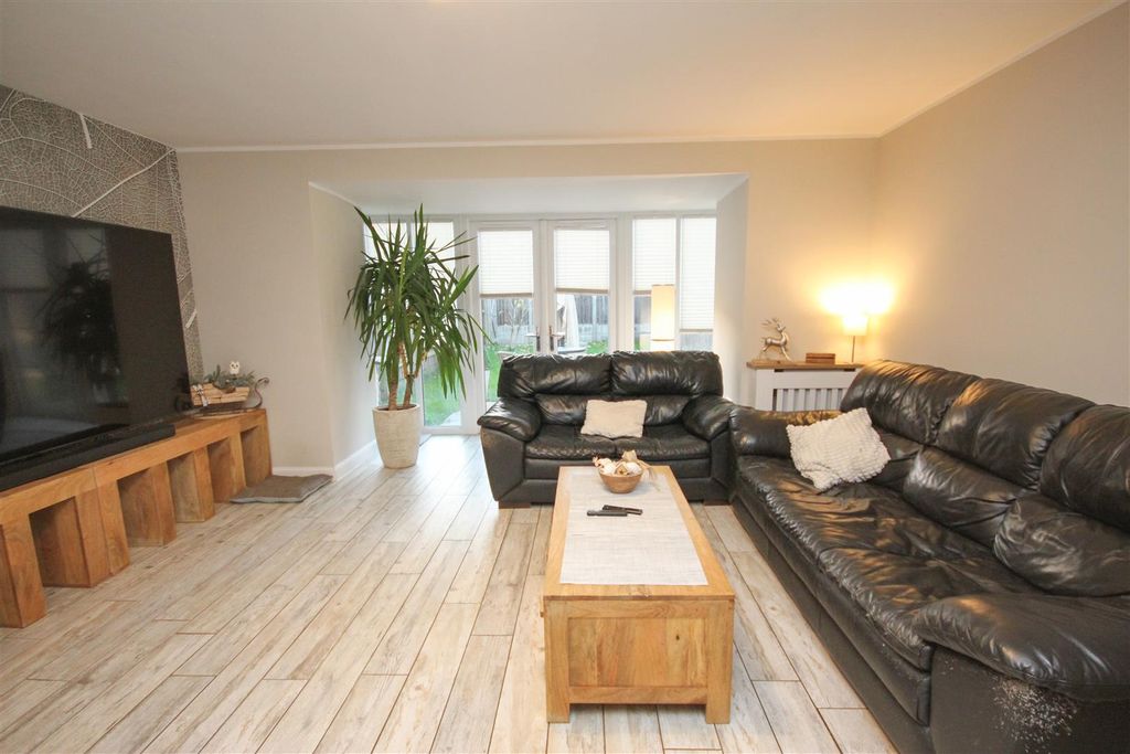 Property photo 2 of 14 Lounge 1.Jpg