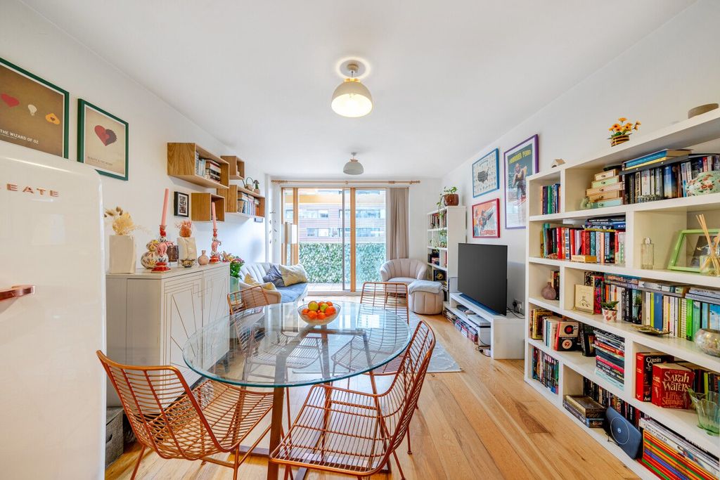 Property photo 1 of 20 Picture No. 17