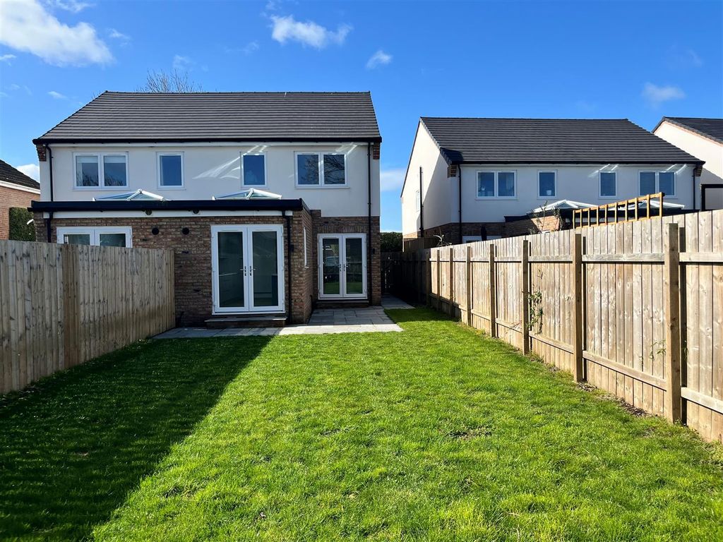 Property photo 2 of 22