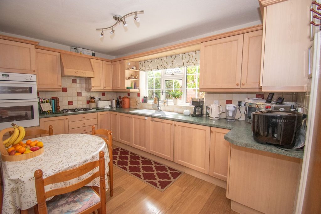 Property photo 3 of 18