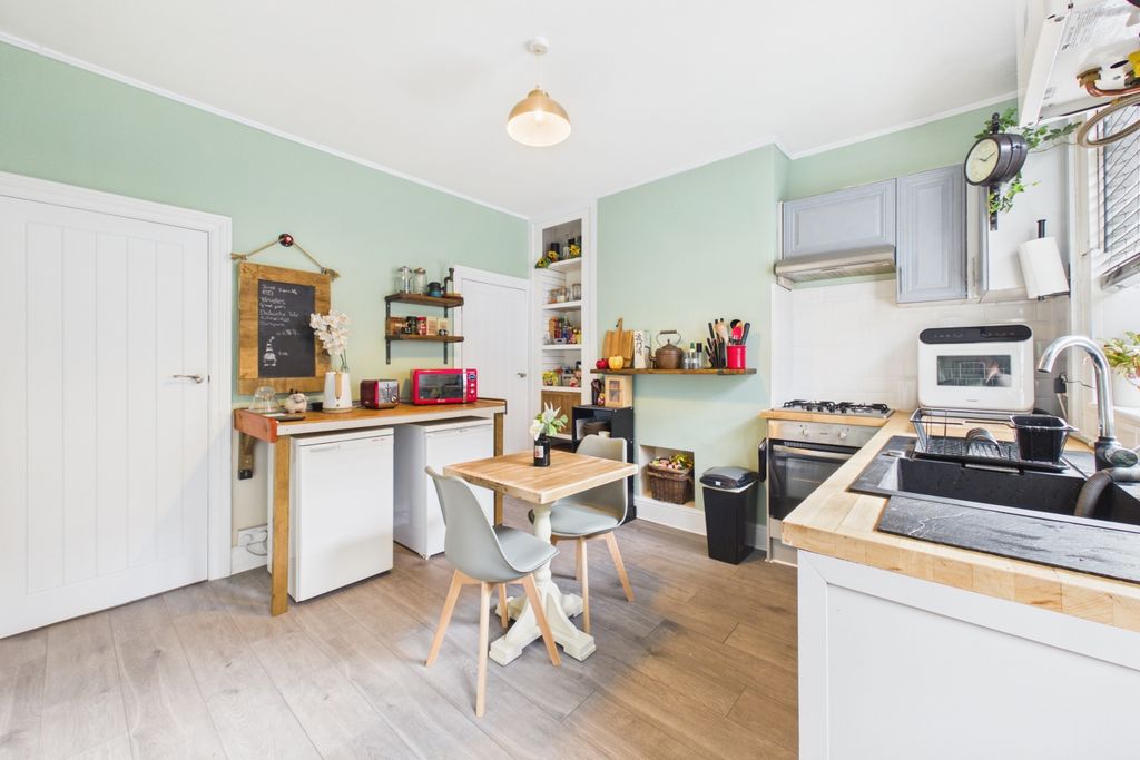 Property photo 3 of 15 Kitchen Diner