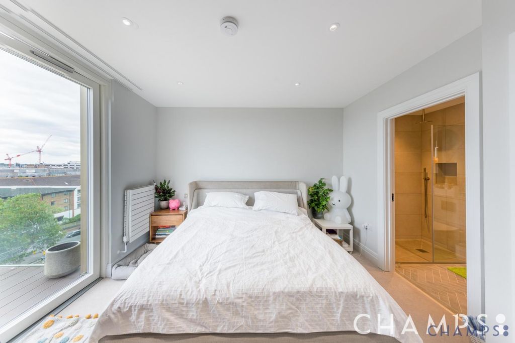 Property photo 3 of 19 Gallery