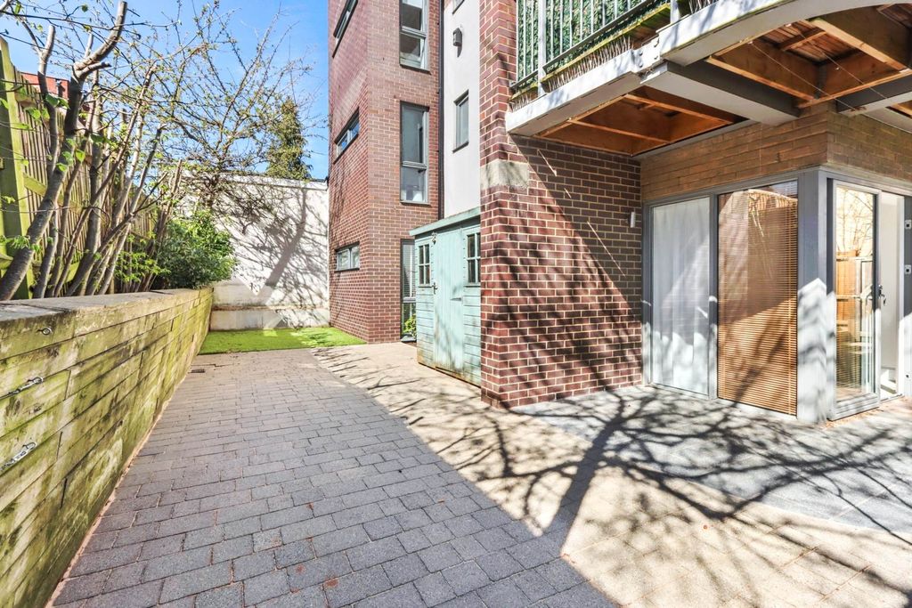 Property photo 1 of 10