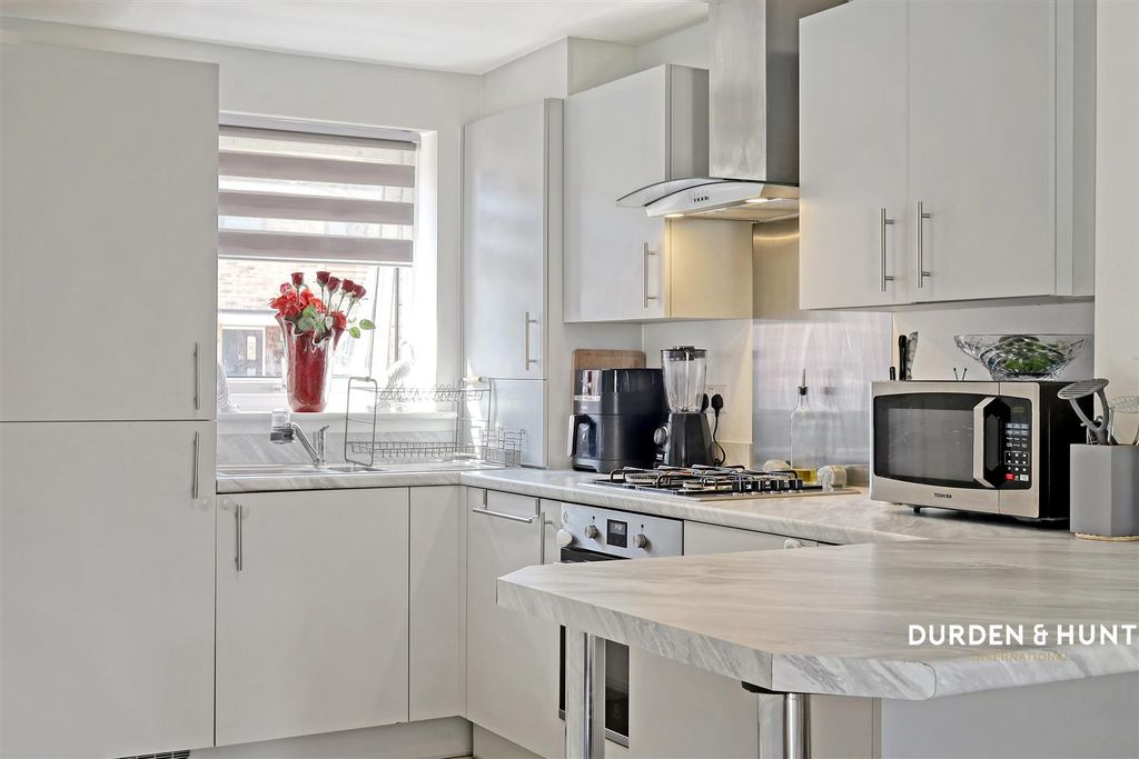 Property photo 3 of 17 Ozalid Road
