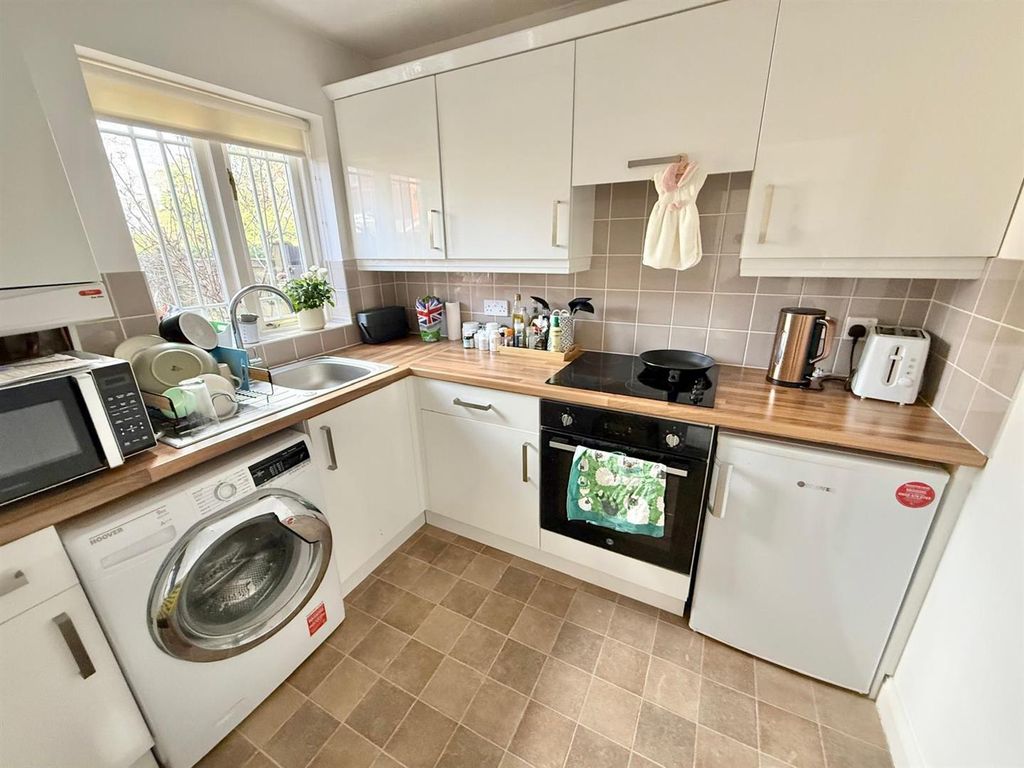 Property photo 3 of 8