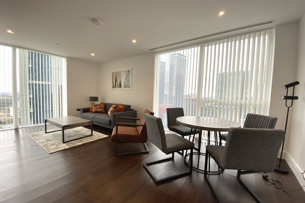 Property photo 1 of 9 Reception