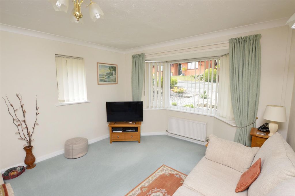 Property photo 3 of 26 Lounge.Jpg