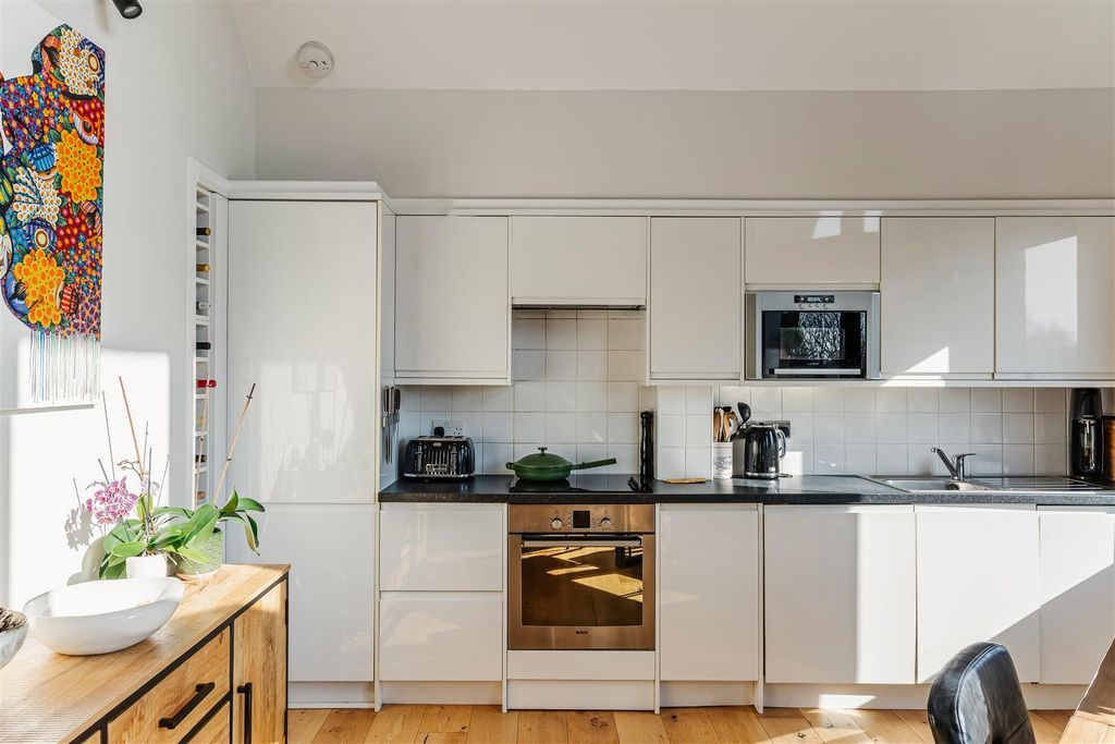 Property photo 2 of 8 Kitchen