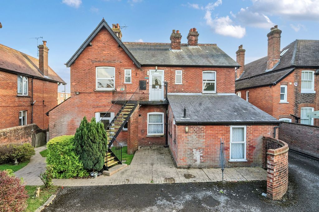 Property photo 3 of 12