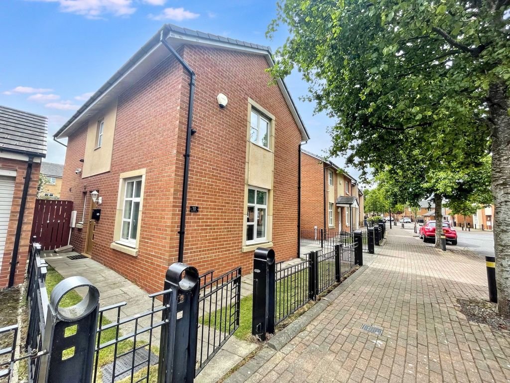 Property photo 1 of 12