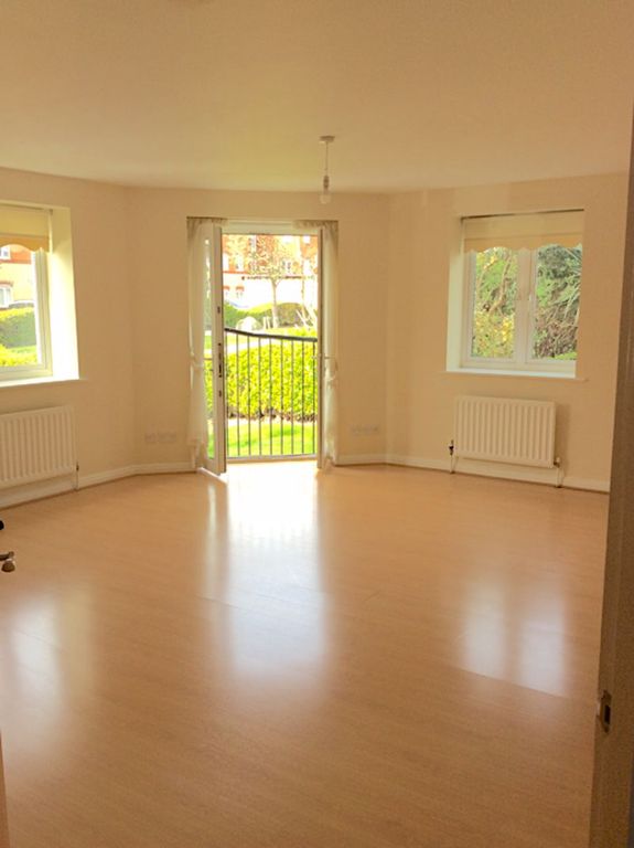 Property photo 3 of 13 Living Room