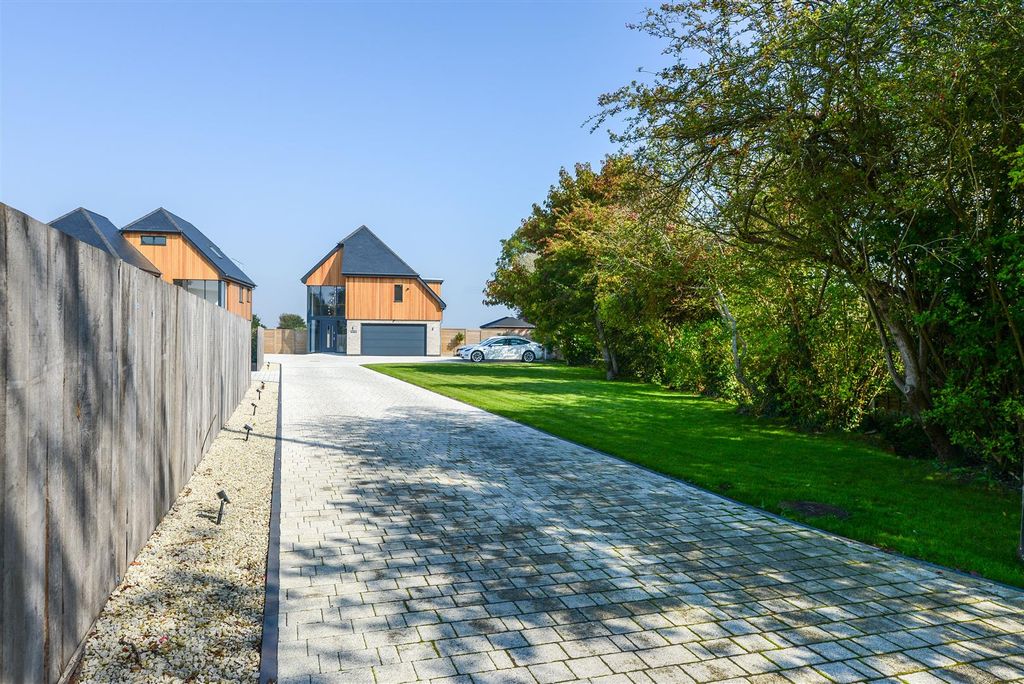 Property photo 1 of 40 Bay Leaf8.Jpg