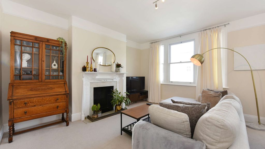Property photo 3 of 9