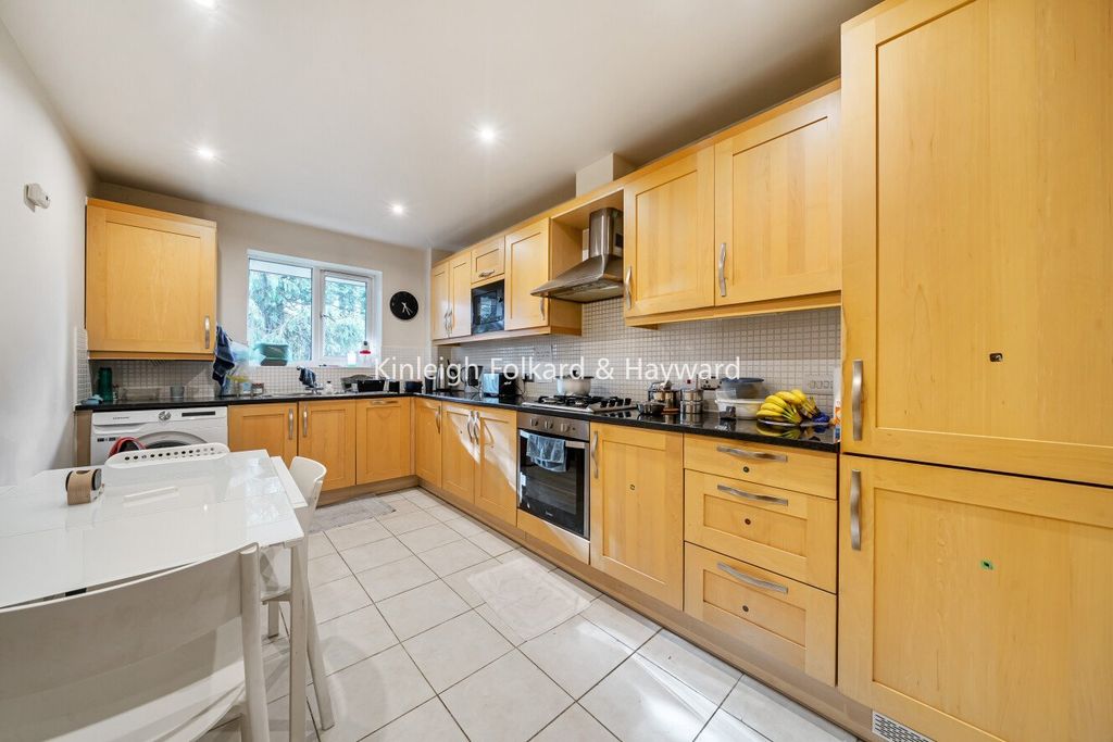 Property photo 1 of 14 Picture No. 21