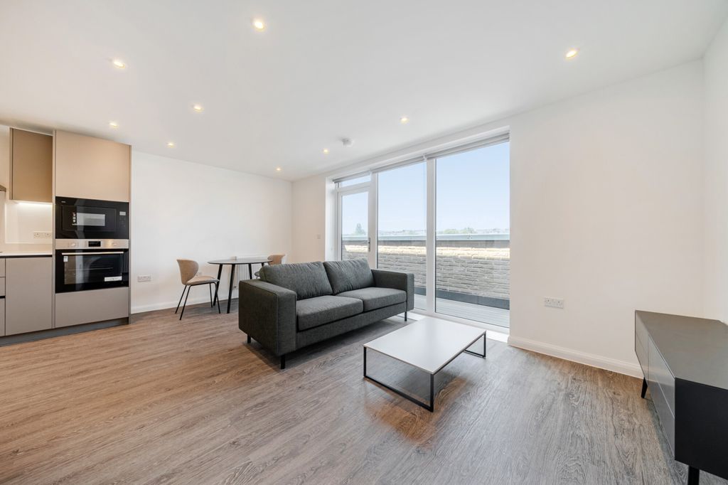 Property photo 2 of 23 1495406-12-6A5A1d...