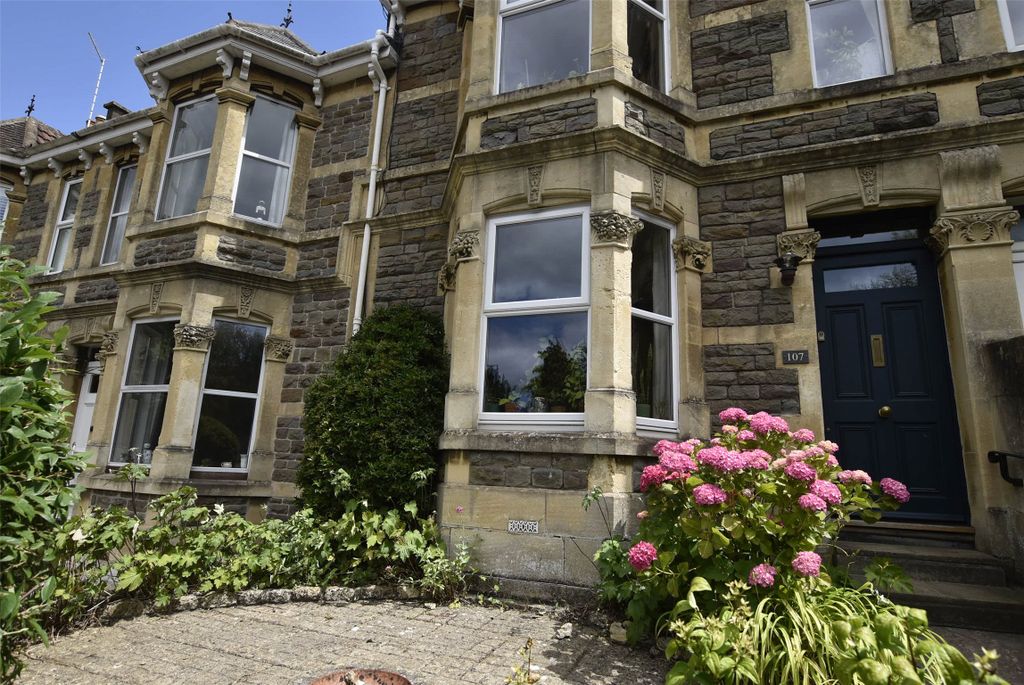 Property photo 1 of 16 External