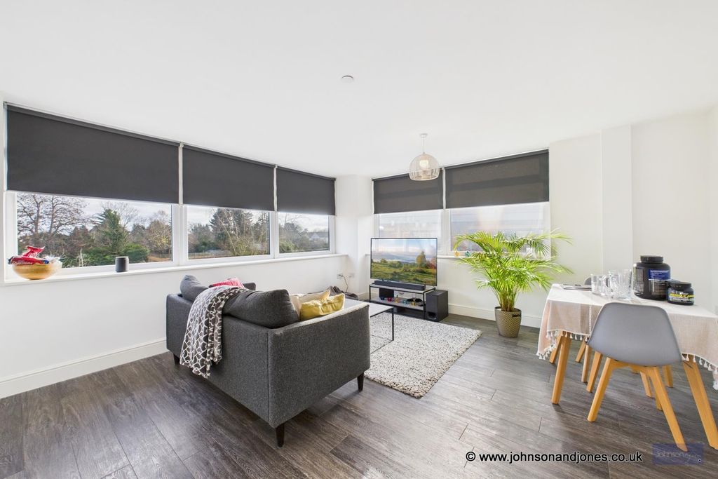 Property photo 2 of 8 2 Lounge.Jpg