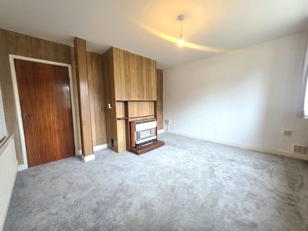 Property photo 2 of 13 11