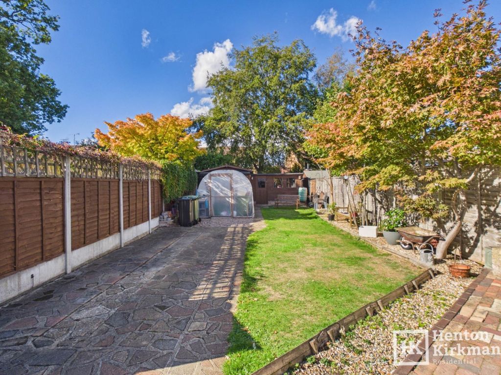Property photo 2 of 25